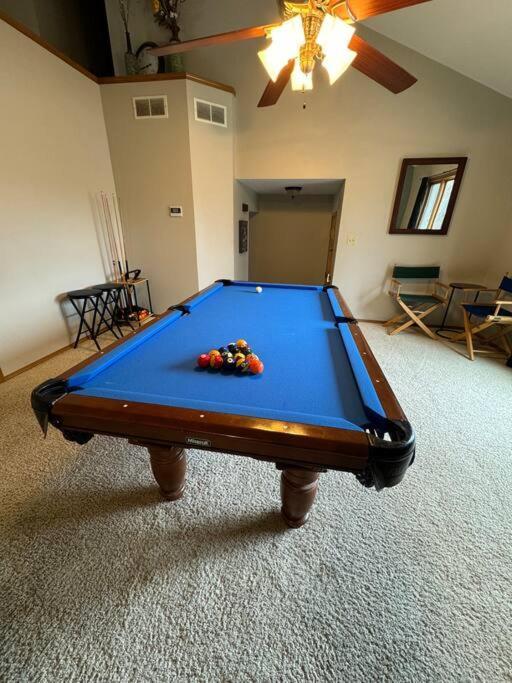 Hot Tub-Pool Table-Fire Pit! Great Hang Out Place! Villa Wichita Exterior photo