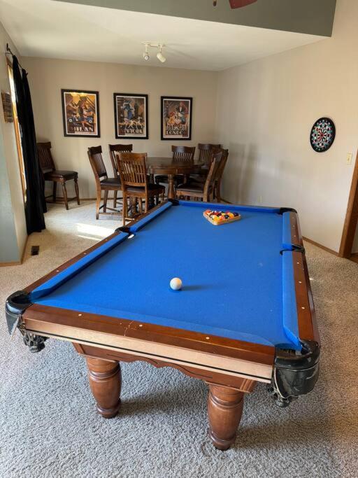 Hot Tub-Pool Table-Fire Pit! Great Hang Out Place! Villa Wichita Exterior photo